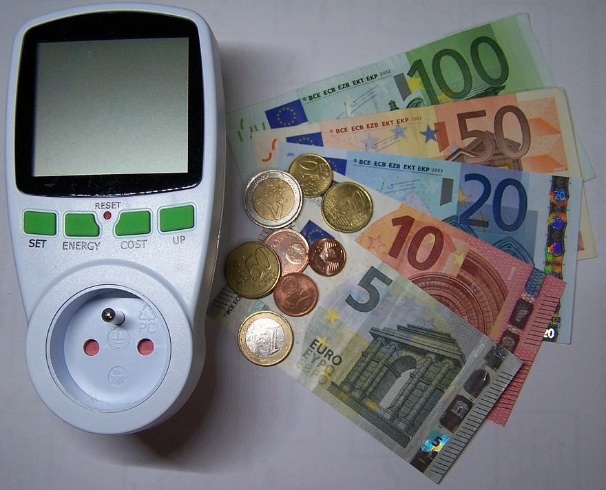 Energia, prezzi in aumento da ottobre, le reazioni