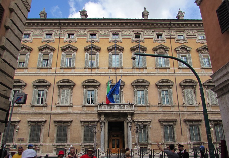 Energia, Consiglio dei Ministri per calmierare la stangata
