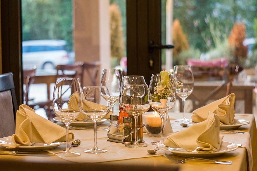Capodanno: cenone da 97 euro a famiglia