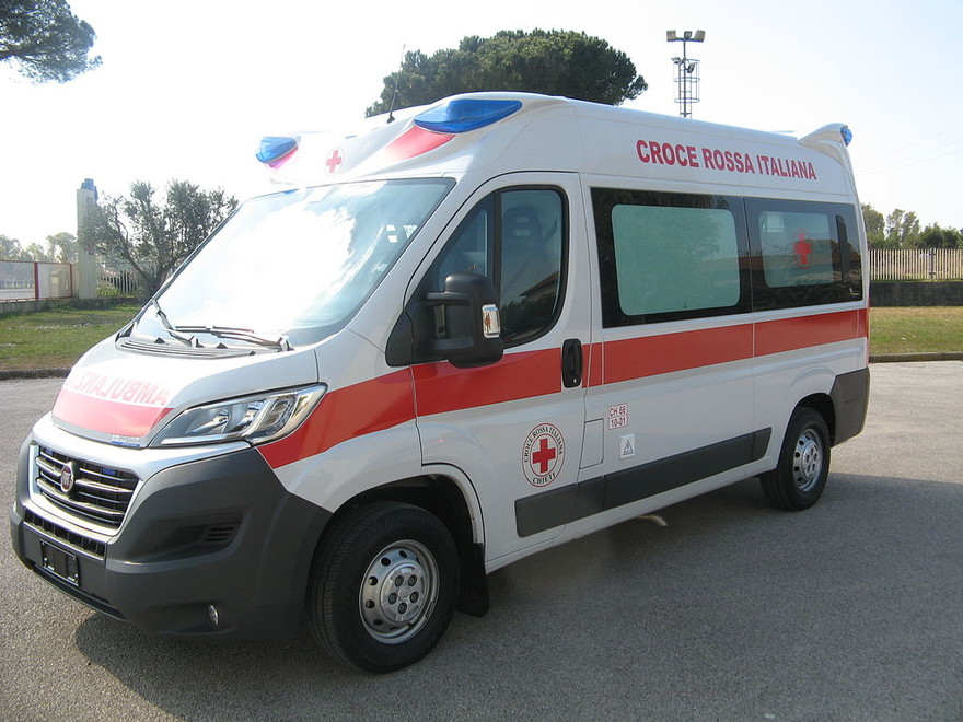 Operaio muore schiacciato da un cancello a Roma