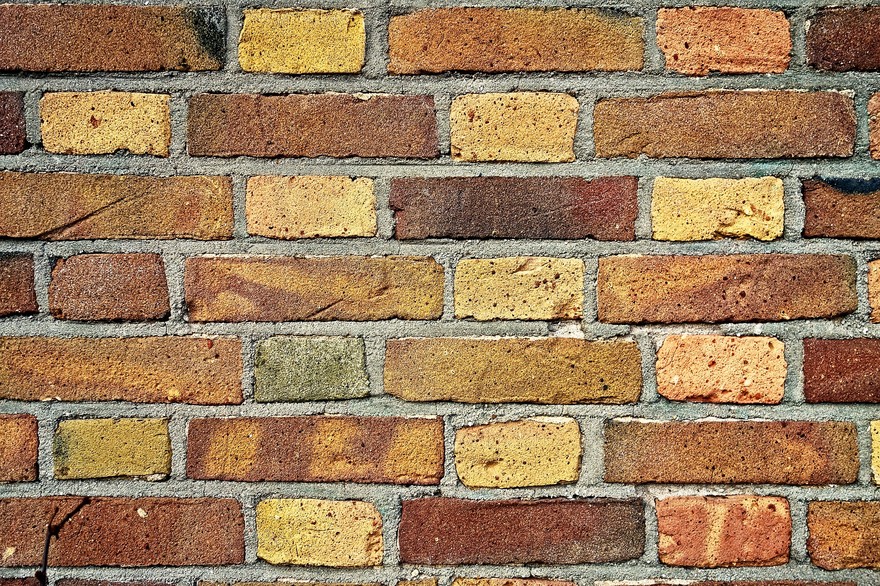 Cambiare volto di una zona della casa con le mattonelle adesive