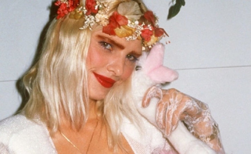 I 70 anni di Cicciolina tra film porno, politica e tribunali 