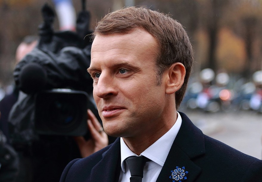 Macron pronto a dare missili a Zelensky