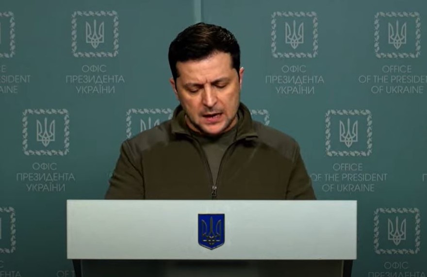 Zelensky ringrazia Biden per le armi