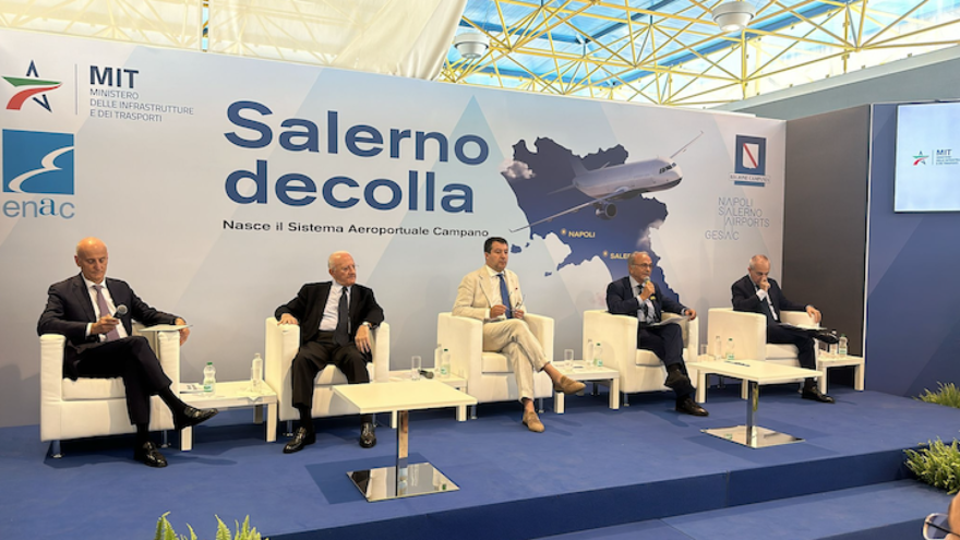 Aeroporti: al via i primi voli di linea Salerno - Costa d'Amalfi