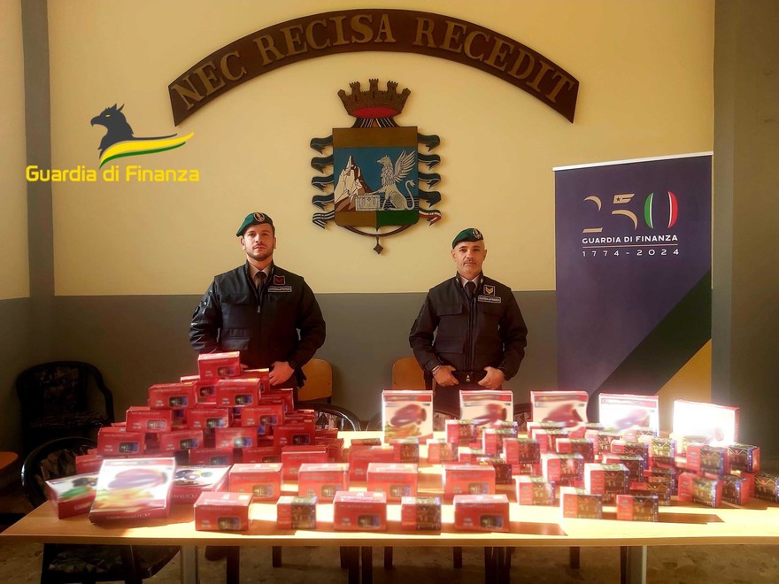 A Napoli sequestrati oltre 3000 chili di fuochi illegali 