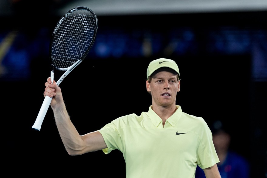 Sinner travolge De Minaur e vola in semifinale Australian Open