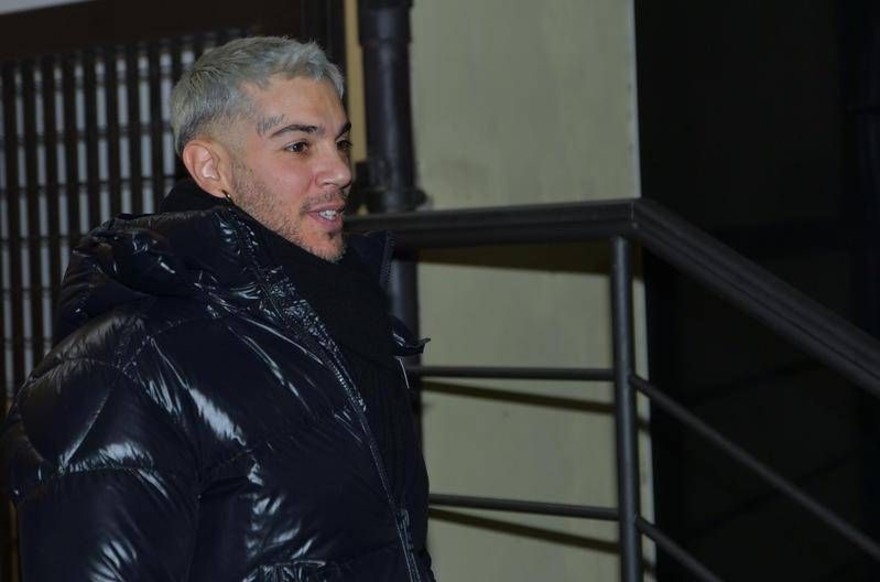Sanremo 2025, Emis Killa si ritira dal festival, è indagato 