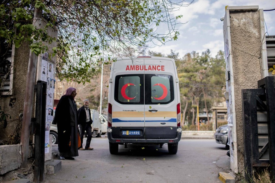 Siria, autobomba contro un autobus, ci sono 15 morti