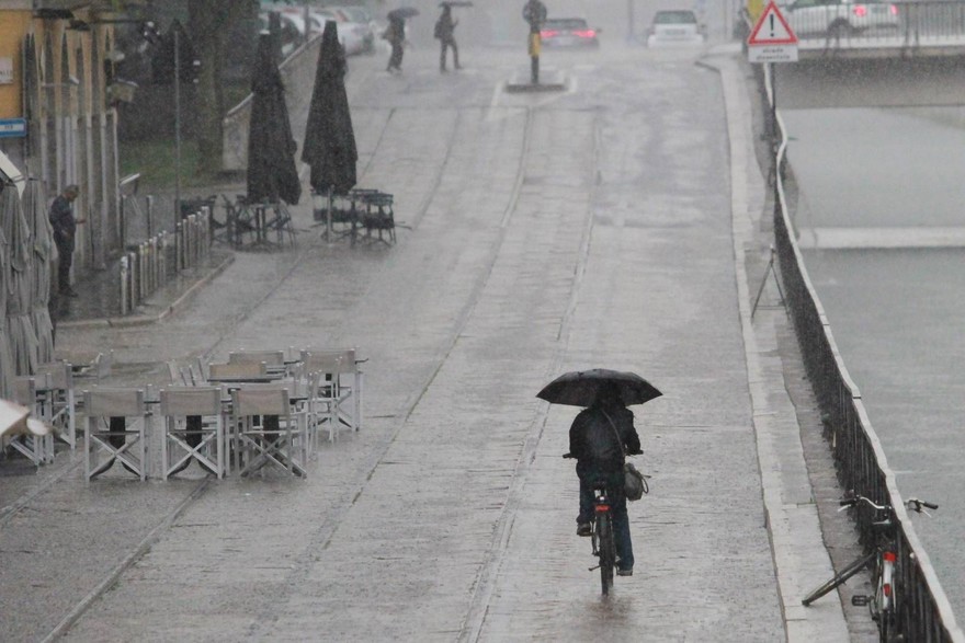 Dopo il bel weekend, tornano pioggia e neve sull'Italia