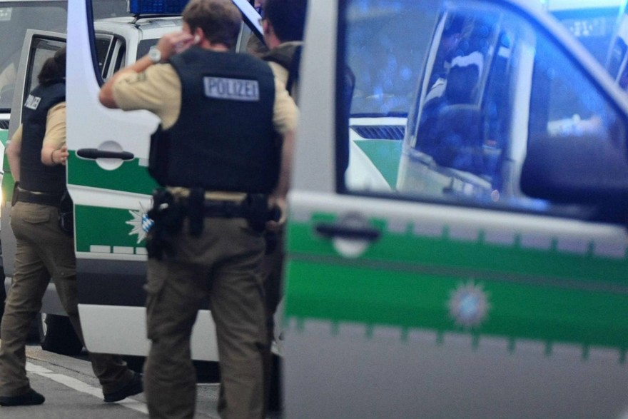 Germania, auto contro la folla a Monaco, ci sono 15 feriti