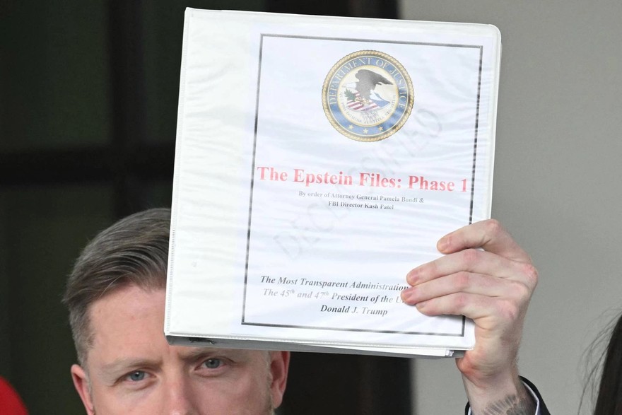 USA resa nota prima parte lista Epstein, continua pressing su Fbi