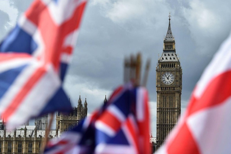 Ucraina, Londra vara 100 nuove sanzioni contro la Russia