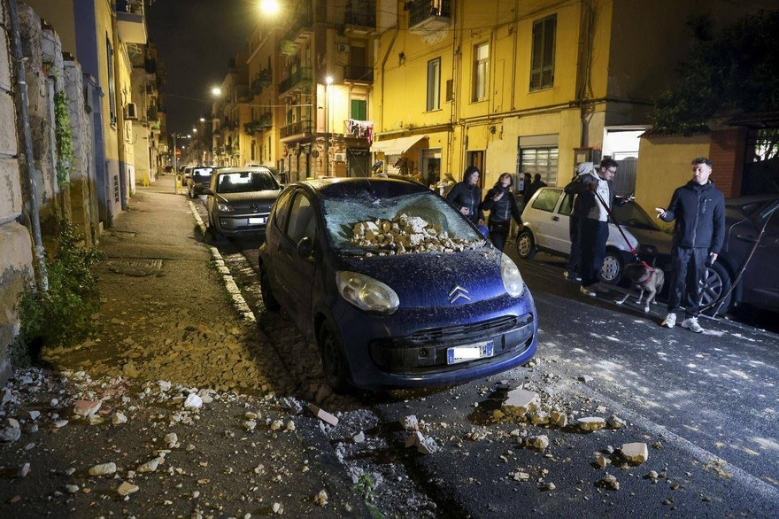 Campi Flegrei a Napoli, stavolta la scossa è forte
