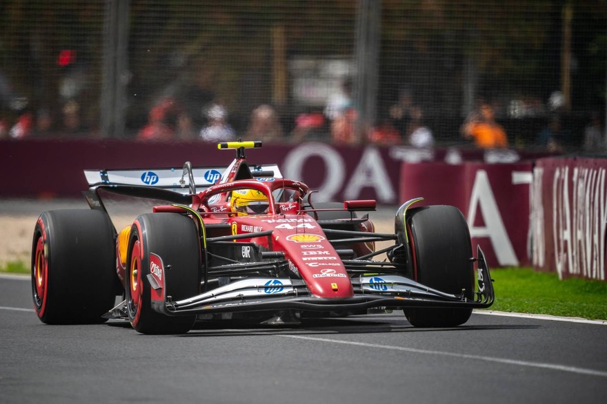 F1 riparte il Mondiale con le Ferrari in quarta fila