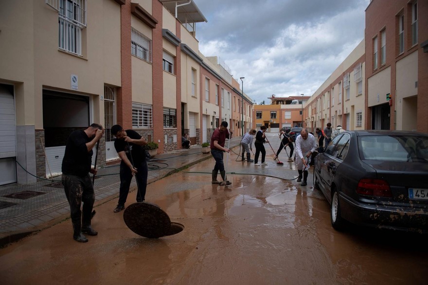 Ciclone in Spagna, oltre 350 case evacuate a Malaga 