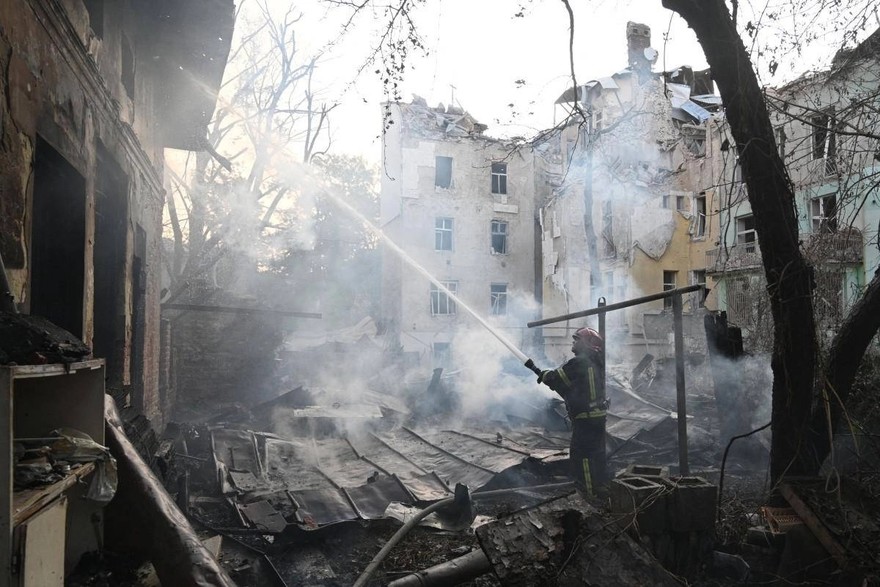 Ucraina, attacchi con i droni all'aviazione russa