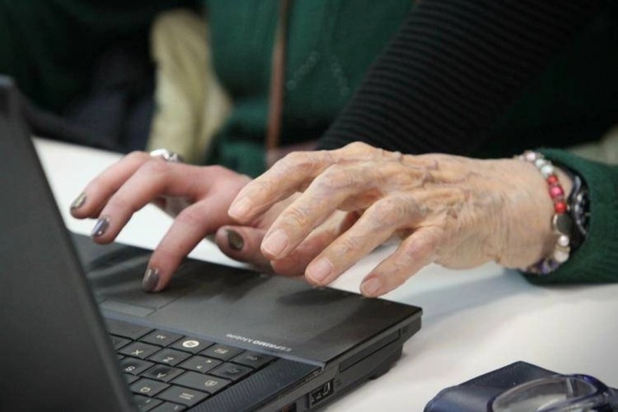 Foto 'rubate' su forum sessista, il fenomeno è ampio
