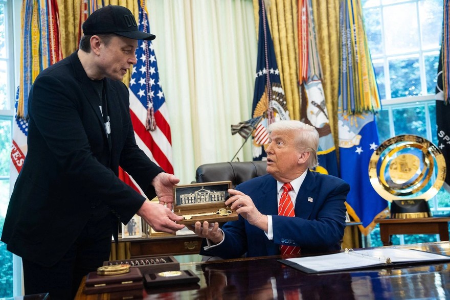 Trump-Musk, il presidente corregge gli errori di Mr X
