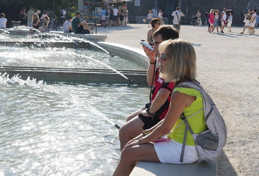 Caldo in aumento sull'Italia, oggi bollino arancione in 13 città